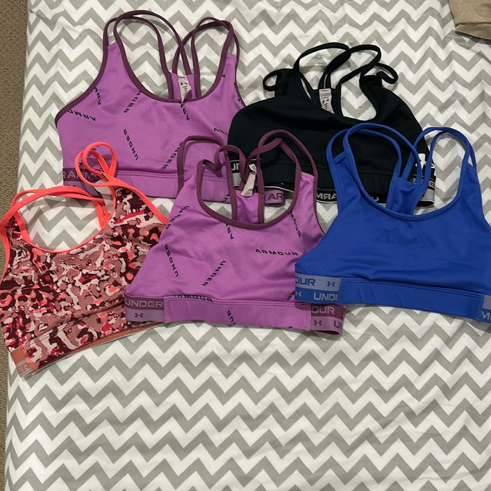 5 girls medium under armour sports bras